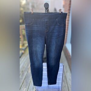 Old Navy Rockstar Pull-On Skinny Jeans